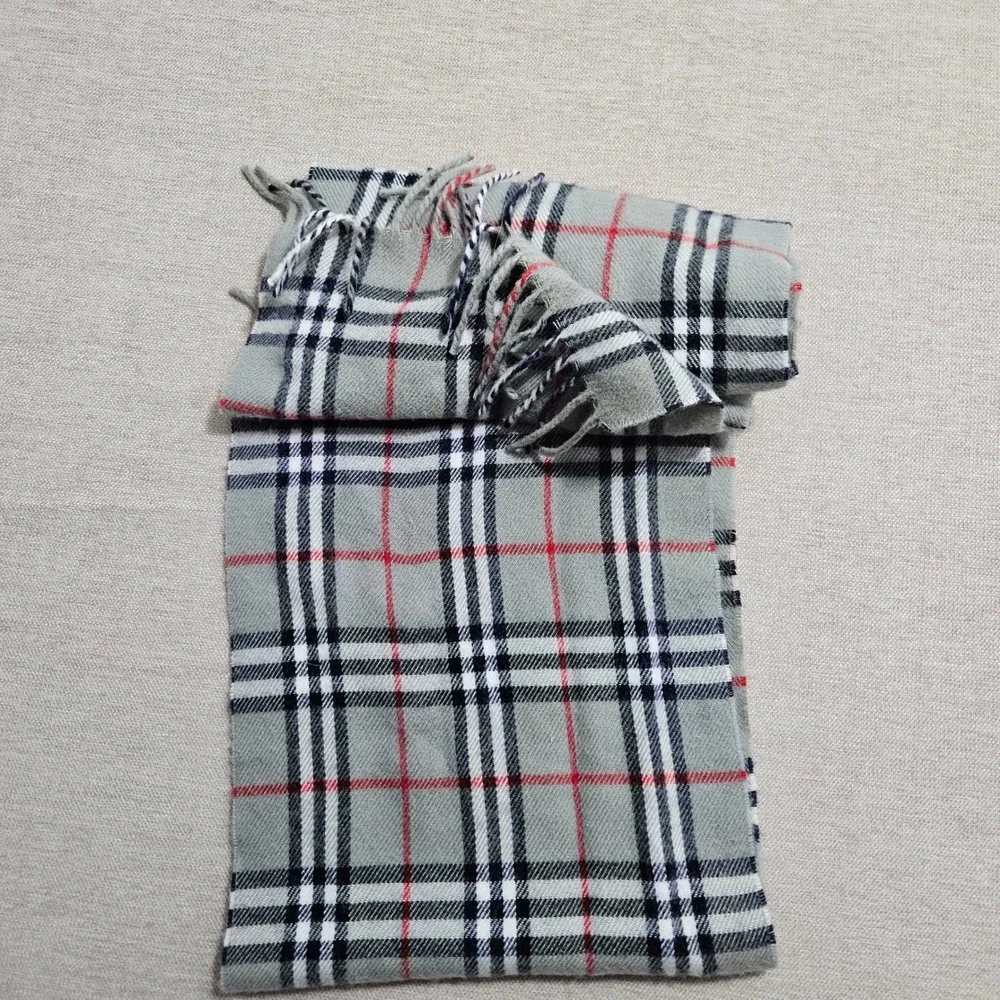 Burberrys Scarf Grey One Size Lambswool Nova Check Plaid Vintage Made in England